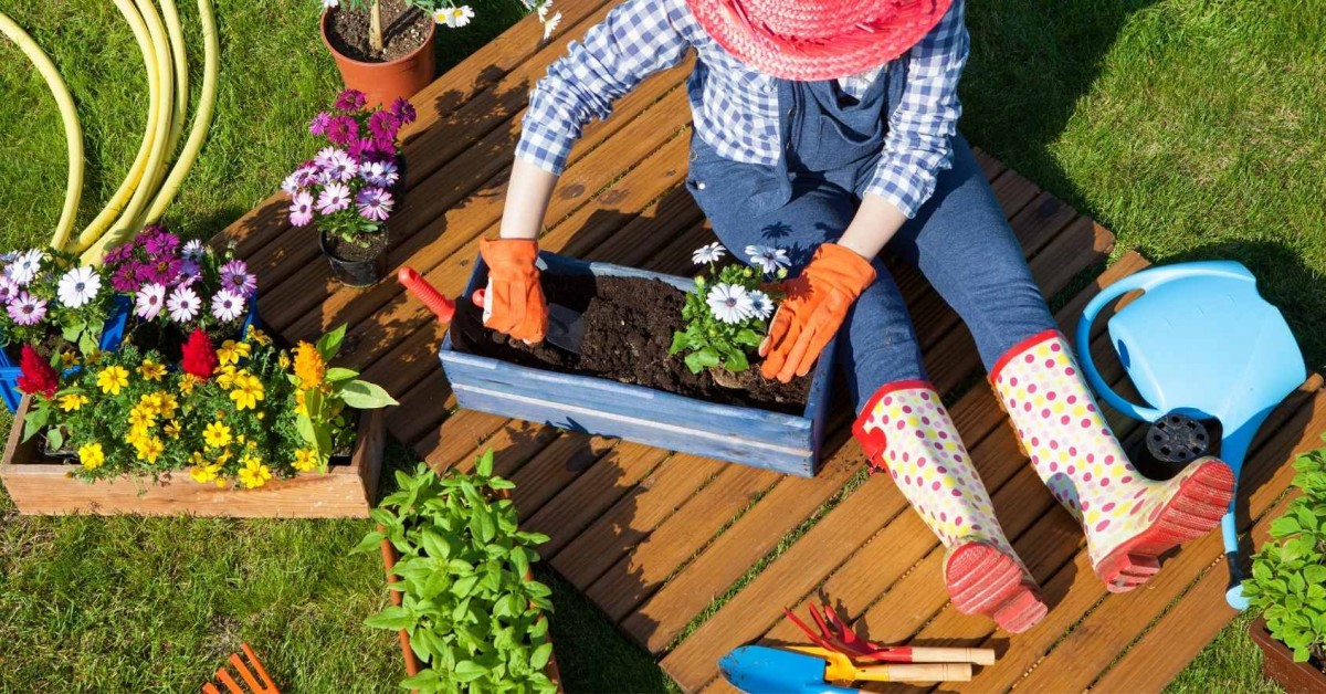 Top 10 Must-Have Gardening Tools
